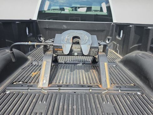 Used 2022 Ford F250 XL w/ Power Equipment Group AWD/4WD image 6
