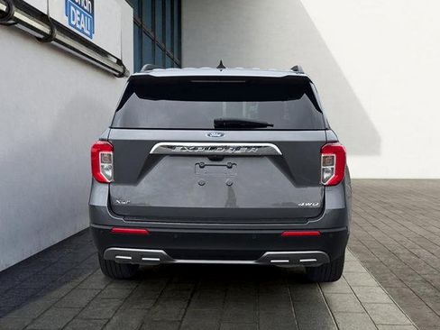 Certified 2023 Ford Explorer XLT w/ Equipment Group 202A AWD/4WD image 4