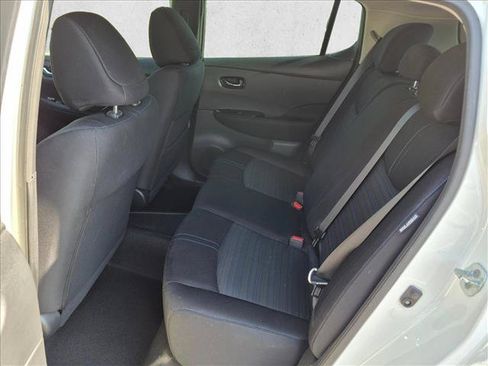 Used 2021 Nissan Leaf SV w/ SV Technology Package FWD image 18