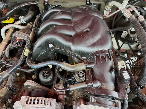 Used 2018 Jeep Wrangler Unlimited Sport w/ Connectivity Group image 36