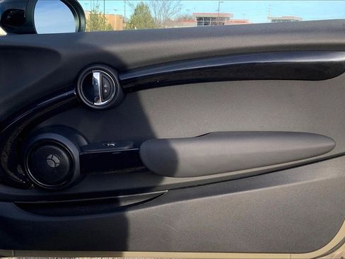 Used 2020 MINI Cooper S w/ Premium Package image 23