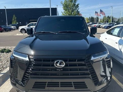 Used 2026 Lexus GX 550 w/ Accessory Package (2T) AWD/4WD image 2