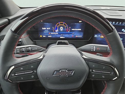 Used 2024 Chevrolet Traverse RS image 24