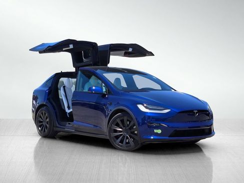 Used 2023 Tesla Model X AWD/4WD image 3