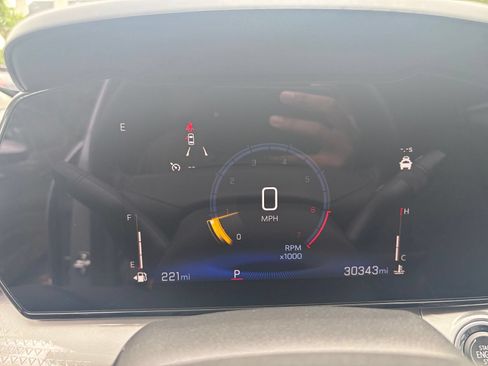 Used 2025 Chevrolet Trax LT w/ LT Convenience Package FWD image 34