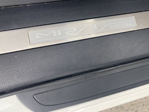 Used 2018 Toyota Mirai image 20