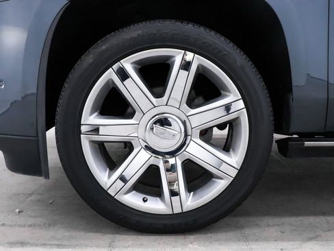 Used 2019 Cadillac Escalade ESV Premium Luxury image 8