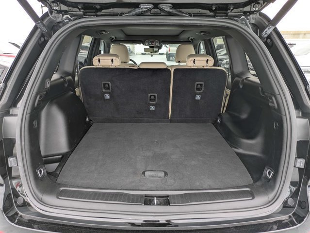 Certified 2025 Jeep Grand Cherokee Limited w/ Luxury Tech Group II AWD/4WD image 12
