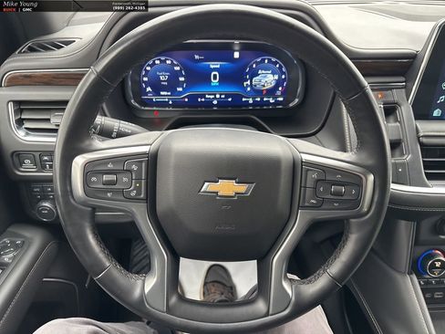 Used 2023 Chevrolet Suburban Premier image 24