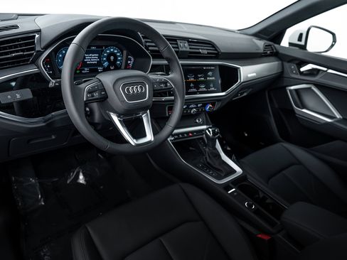 New 2025 Audi Q3 2.0T Premium image 8