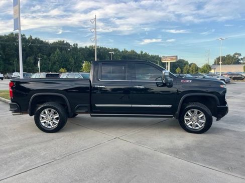 Used 2024 Chevrolet Silverado 2500 LTZ w/ LTZ Plus Package AWD/4WD image 11