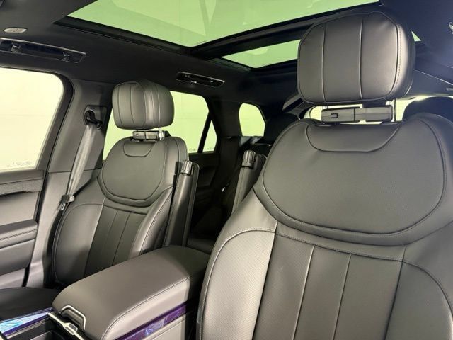 New 2027 Land Rover Range Rover Sport Dynamic SE AWD/4WD image 6