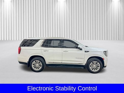 Used 2024 GMC Yukon SLT w/ SLT Luxury Package AWD/4WD image 5