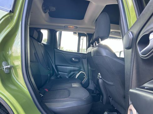 Used 2016 Jeep Renegade 75th Anniversary FWD image 17