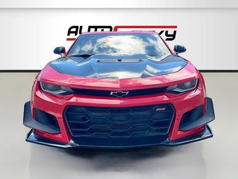 Used 2018 Chevrolet Camaro SS RWD image 2