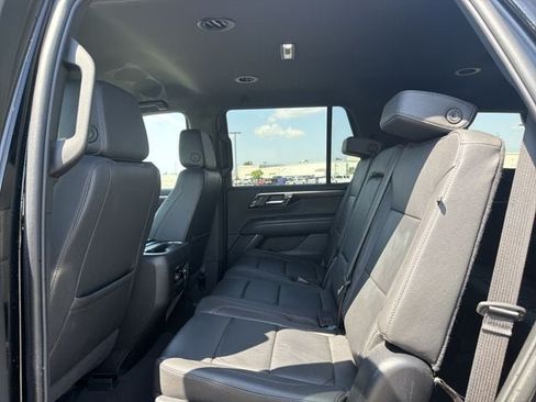Used 2025 Chevrolet Tahoe LT RWD image 12