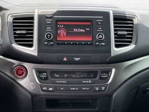 Used 2019 Honda Pilot LX image 15