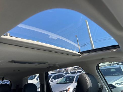 Used 2022 Kia Telluride EX w/ EX Premium Package FWD image 13