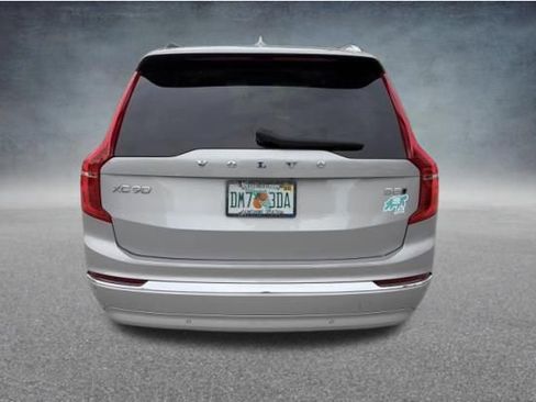 Used 2025 Volvo XC90 B5 Core AWD/4WD image 3