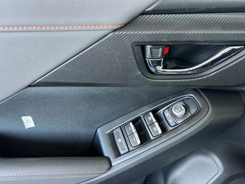 Used 2025 Subaru Crosstrek 2.5i Limited w/ Crosstrek Mirror Package image 9