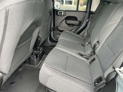 New 2025 Jeep Gladiator Sport image 29