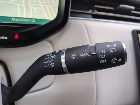 New 2026 Land Rover Range Rover Long Wheelbase SE image 28