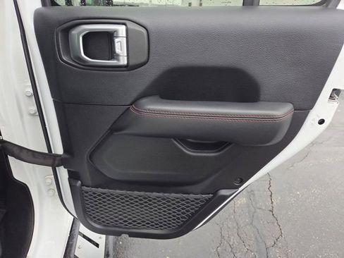 Used 2018 Jeep Wrangler Unlimited Rubicon AWD/4WD image 28
