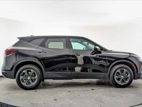 Used 2023 Chevrolet Blazer LT image 8