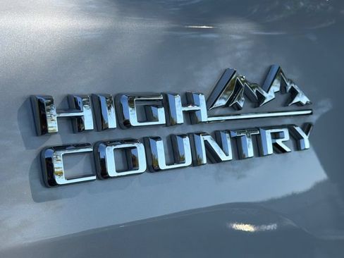 Used 2025 Chevrolet Silverado 2500 High Country AWD/4WD image 4