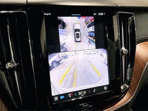 Certified 2024 Volvo XC60 T8 Ultimate w/ Climate Package image 22