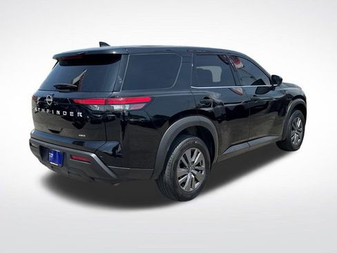 Used 2024 Nissan Pathfinder S AWD/4WD image 6