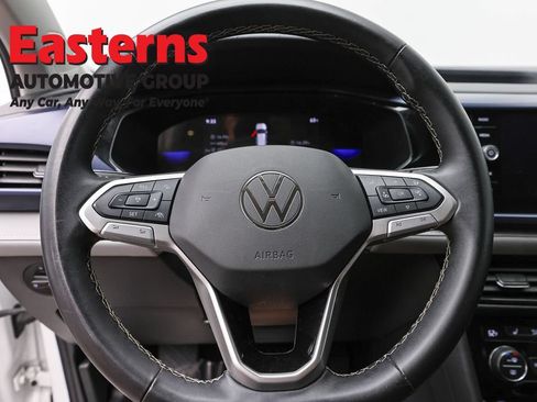 Used 2024 Volkswagen Taos SE FWD image 10