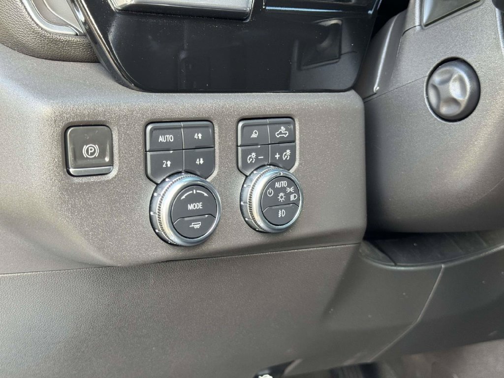 Used 2023 GMC Sierra 1500 SLT w/ SLT Premium Package AWD/4WD image 10