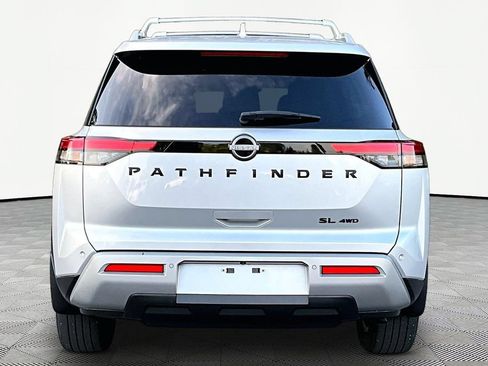 Used 2023 Nissan Pathfinder SL w/ Black Appearance Package AWD/4WD image 7