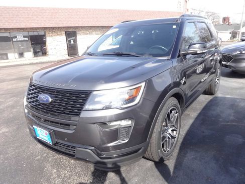 Used 2018 Ford Explorer Sport w/ Equipment Group 401A image 3