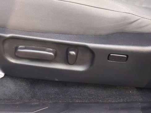 Certified 2020 Toyota Tacoma SR5 image 18