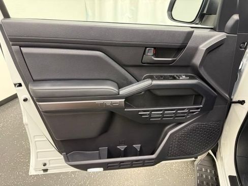 Certified 2025 Toyota 4Runner TRD Off-Road AWD/4WD image 10