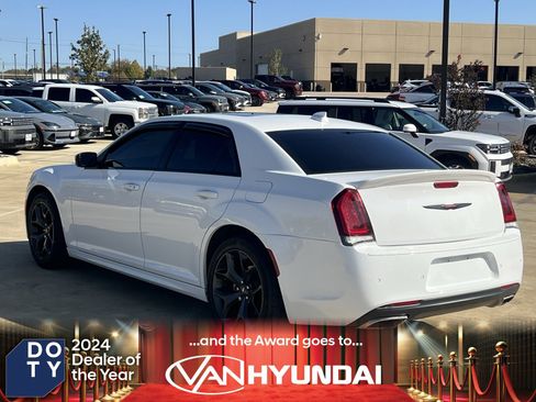 Used 2023 Chrysler 300 S w/ Comfort Group image 9