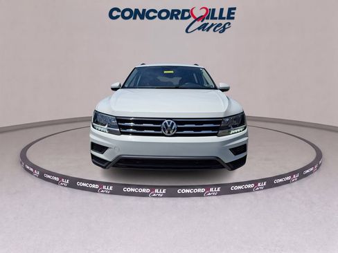 Used 2020 Volkswagen Tiguan SE w/ Panoramic Sunroof Package AWD/4WD image 2