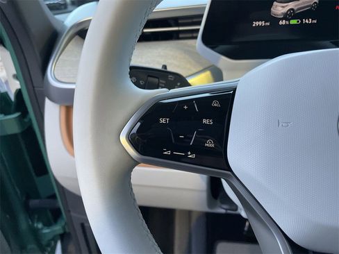 Used 2025 Volkswagen ID. Buzz 1st Edition image 17