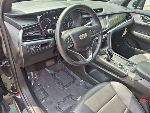 Used 2025 Cadillac XT6 Premium Luxury w/ LPO, Floor Liner Package AWD/4WD image 12