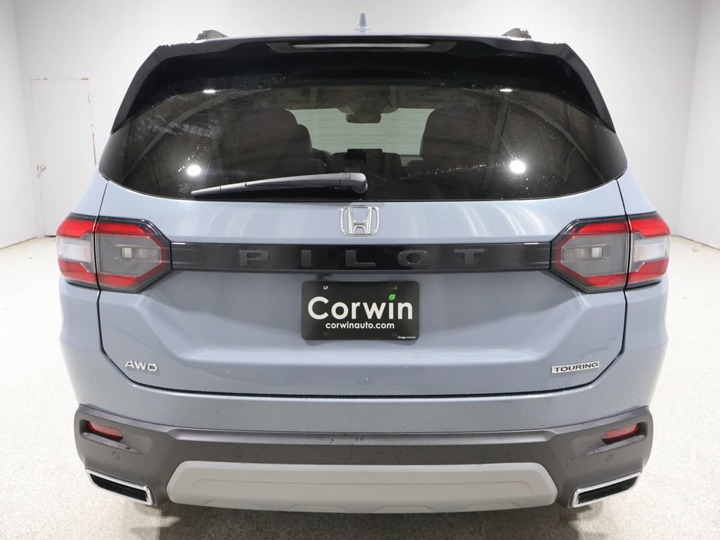 Used 2023 Honda Pilot Touring image 3