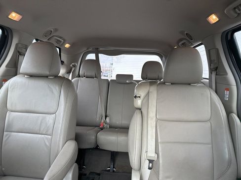 Used 2015 Toyota Sienna XLE Premium image 11