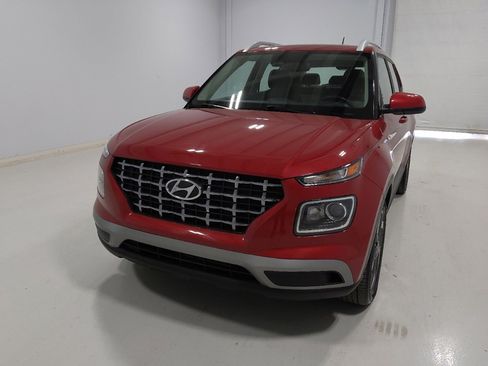 Used 2023 Hyundai Venue SEL FWD image 15