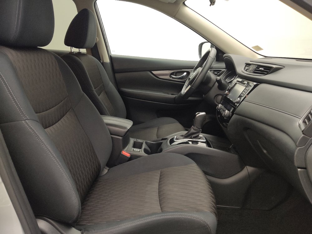 Used 2017 Nissan Rogue SV w/ SV Premium Package FWD image 21