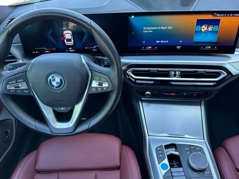 Used 2023 BMW i4 eDrive35 w/ Premium Package RWD image 18