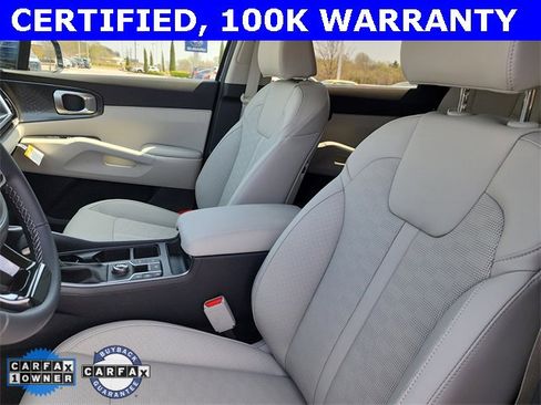Certified 2025 Kia Sorento S w/ Panoramic Sunroof Package image 13