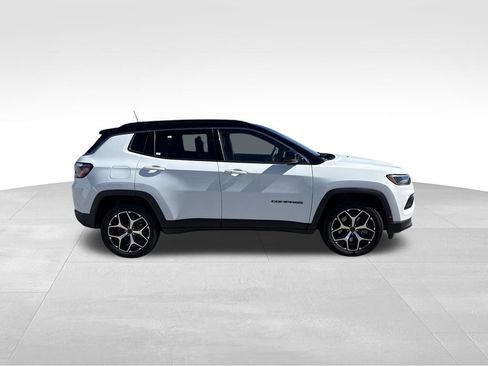 Used 2025 Jeep Compass Limited AWD/4WD image 21