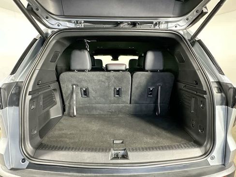 Used 2025 Chevrolet Traverse Z71 image 21