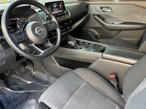 Certified 2022 Nissan Rogue SV image 10